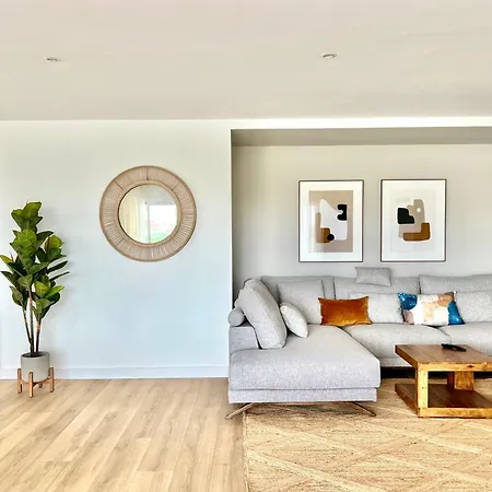 Villa Luxurious With Heated Pool And Ocean Views